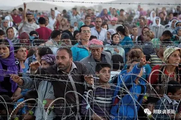 进入欧洲的难民为何不感恩？他们又是怎样看待收容他们的欧洲人的，为何欧洲恐怖主义层出不穷